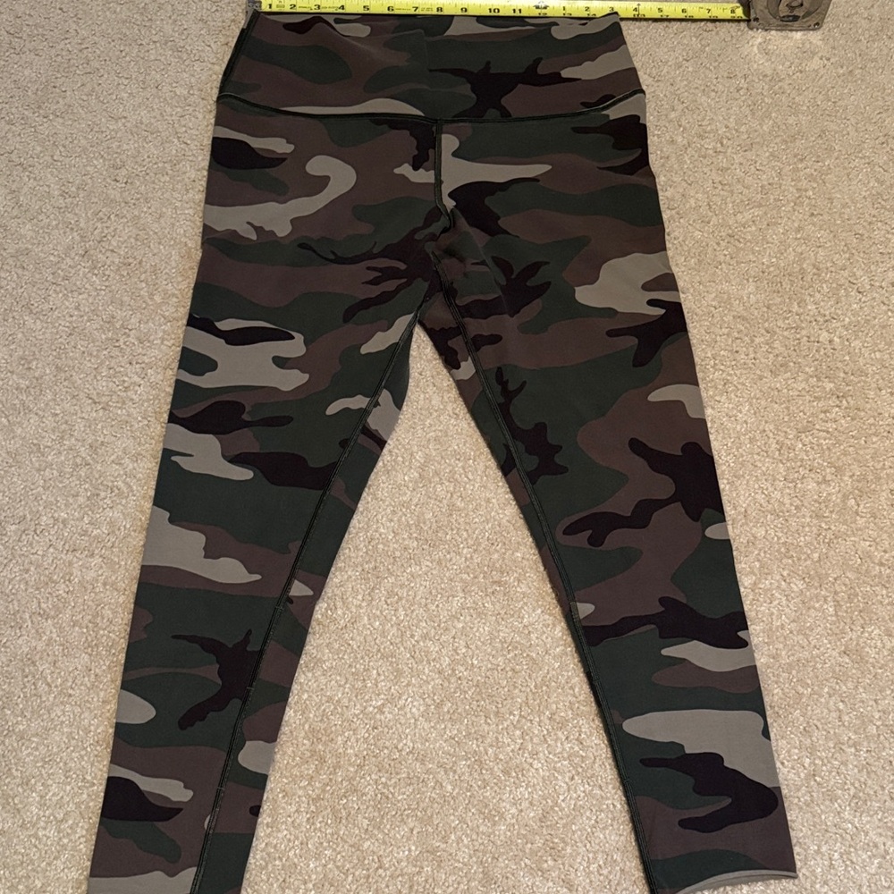TNA women’s size XL Camouflage Print Leggings ankle